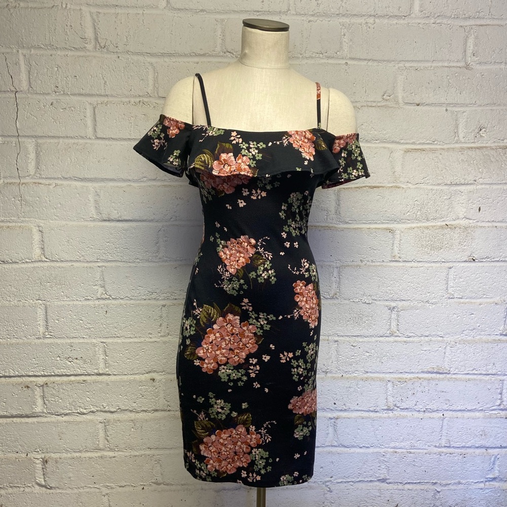 June & Hudson off the shoulder floral dress size:M